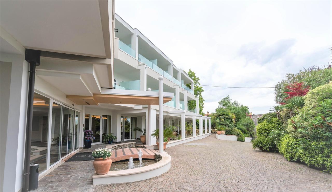 Hotel Giulietta Romeo Лацизе Экстерьер фото